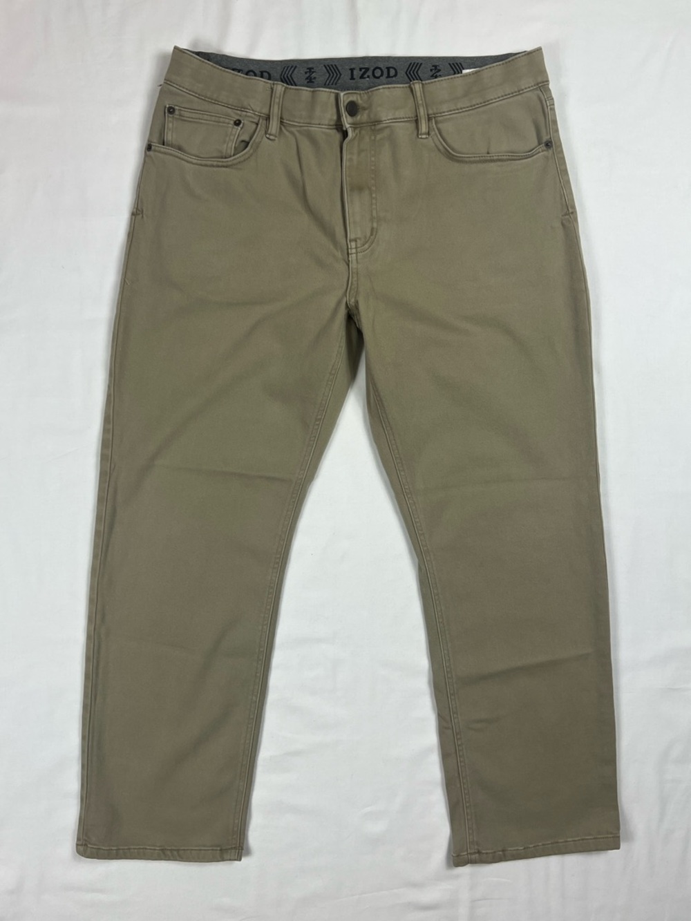 Izod Men’s Slim Straight Jeans in Khaki
